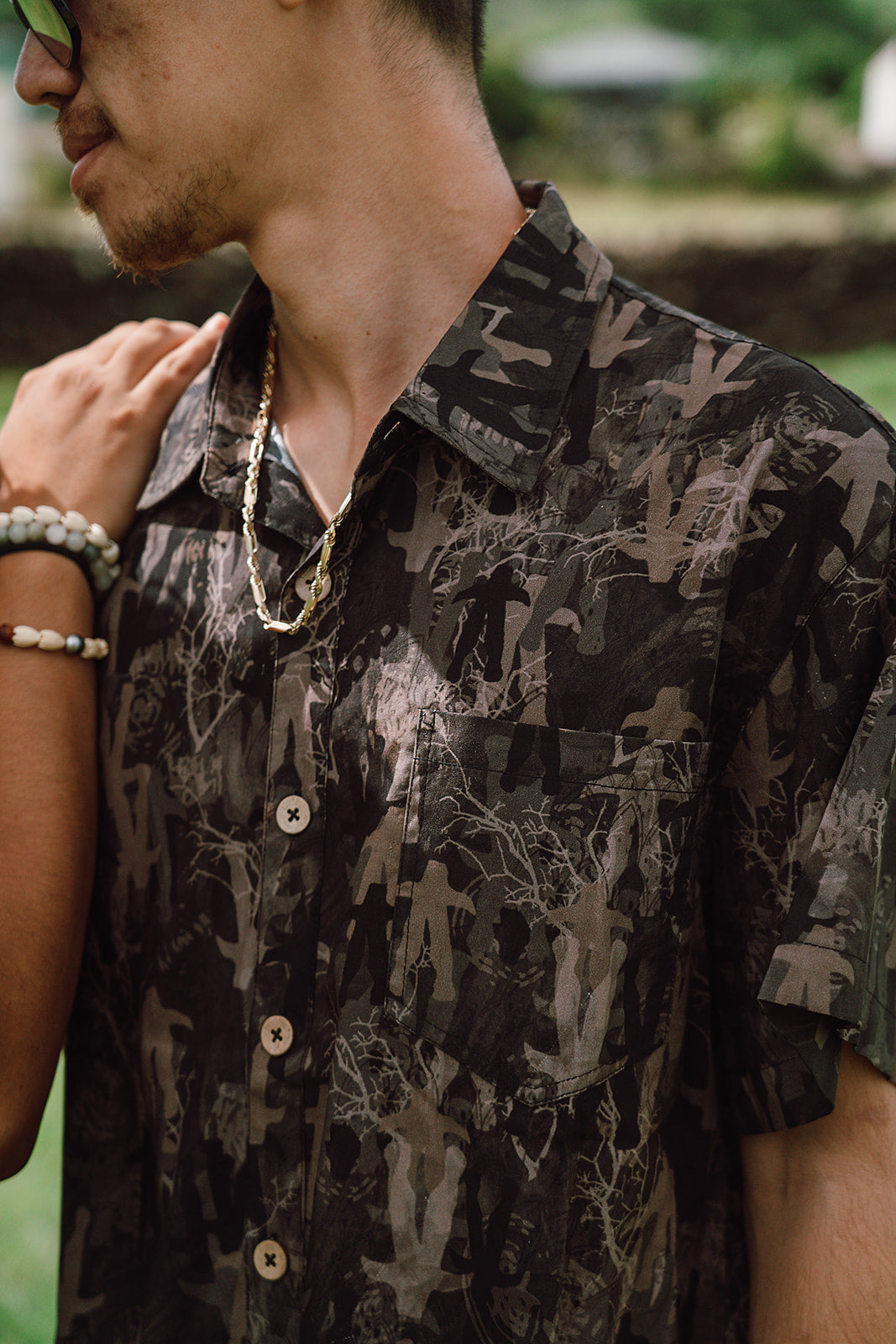 Men’s Dark Waiwi Button Down