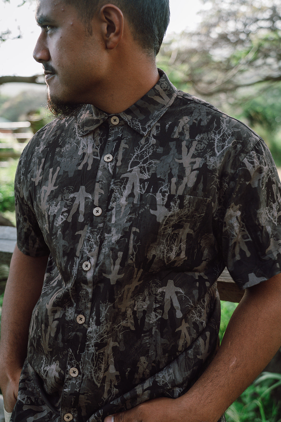 Men’s Dark Waiwi Button Down