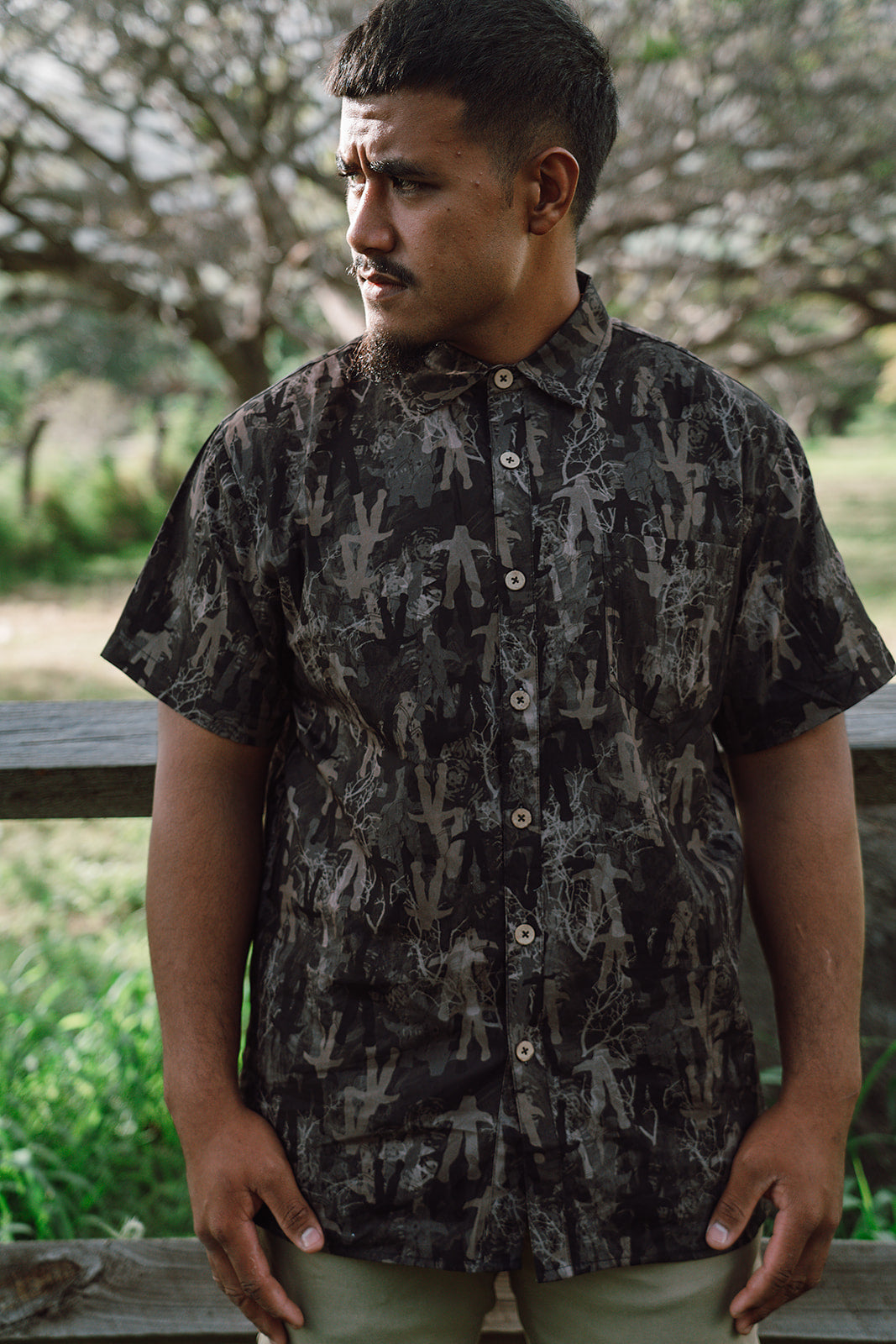 Men’s Dark Waiwi Button Down