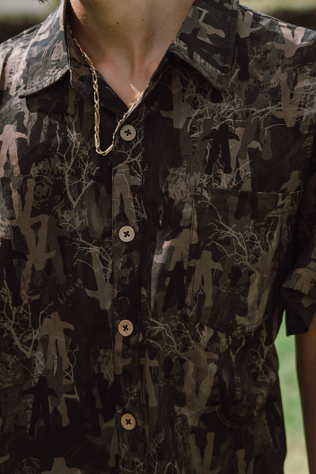 Men’s Dark Waiwi Button Down