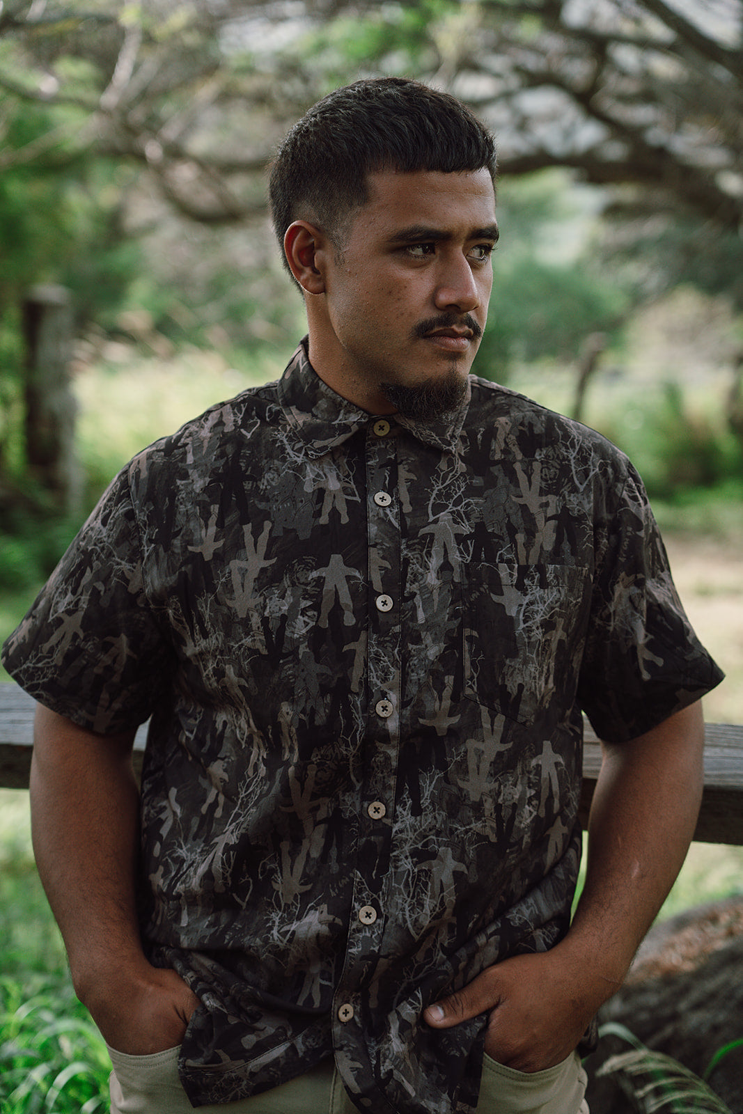 Men’s Dark Waiwi Button Down