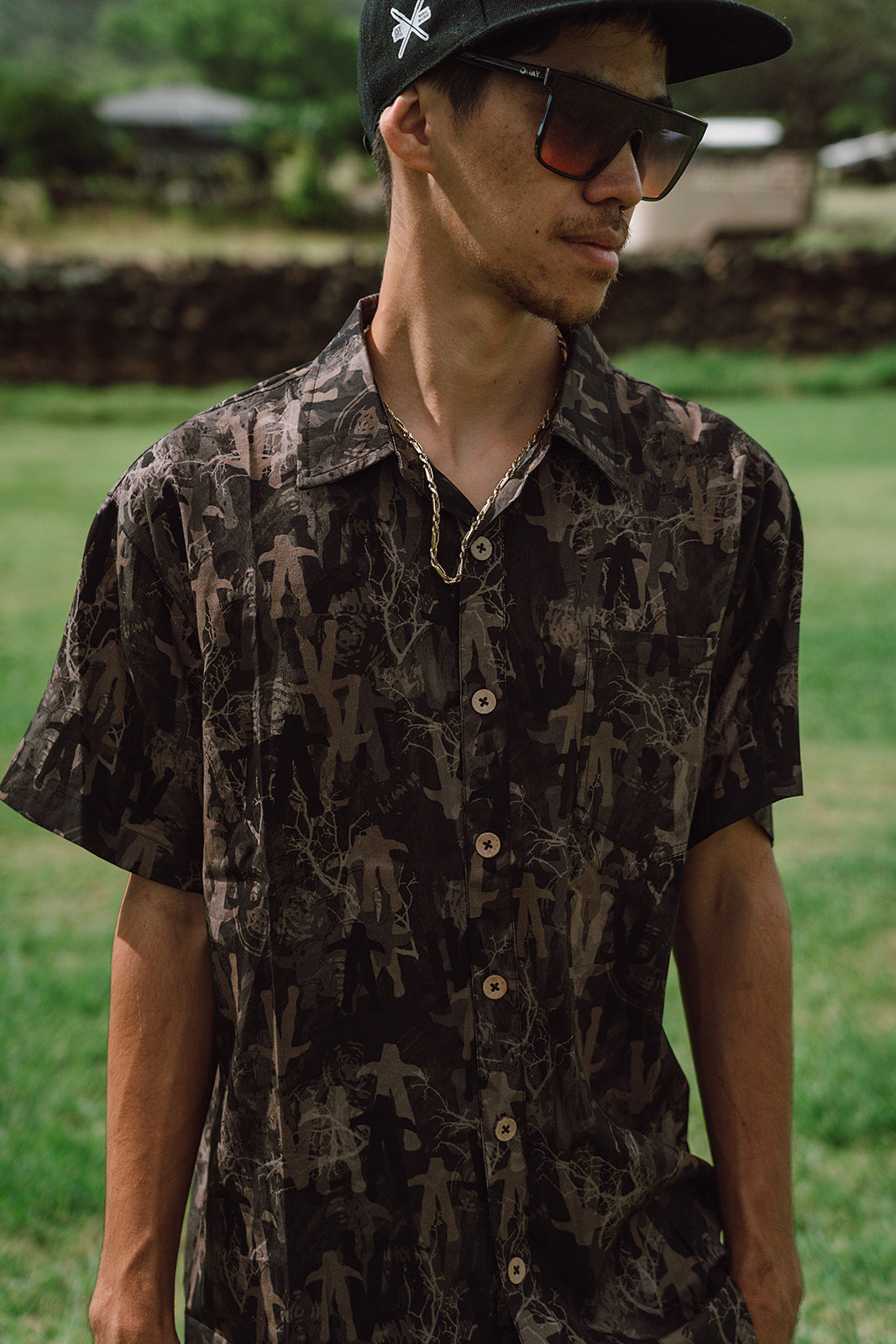 Men’s Dark Waiwi Button Down